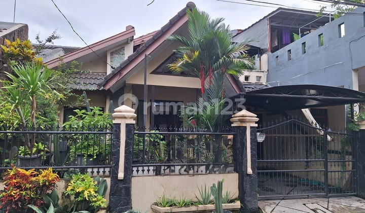 Dijual Rumah Luas 2 Lantai Strategis Dekat Mall di Galaxy Bekasi