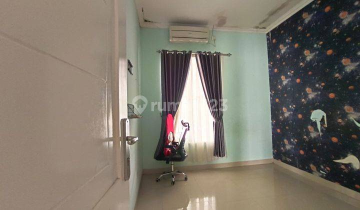 kamar tidur rumah hook lokasi strategis di