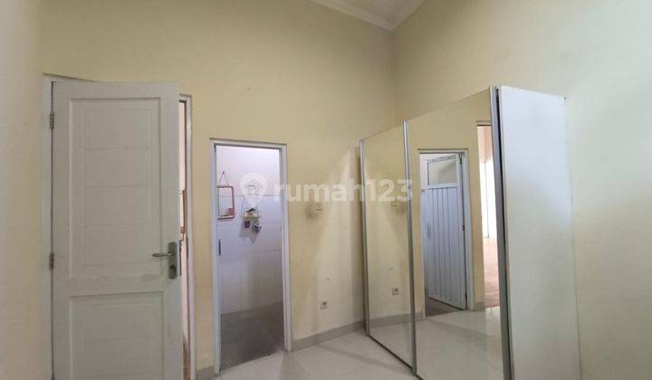 kamar mandi rumah hook lokasi strategis di