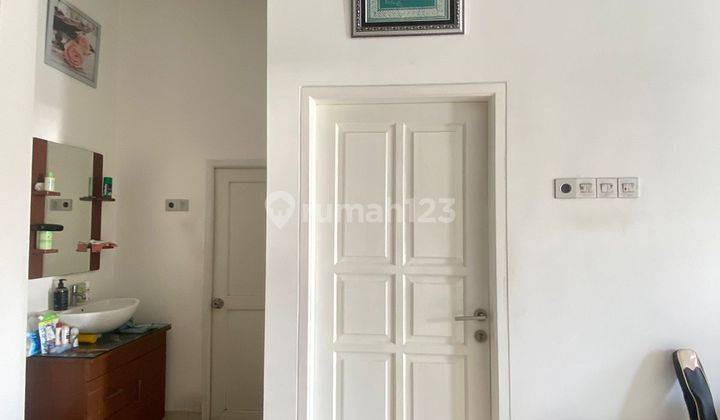 Dijual Rumah Cantik 3 Lantai, Taman Galaxy Indah,  Bekasi Selatan 2