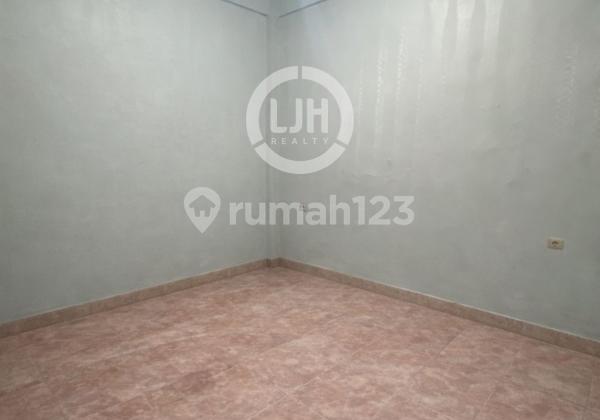 Dijual Rumah 2 Lantai Strategis Bebas Banjir di Bintara Bekasi 2