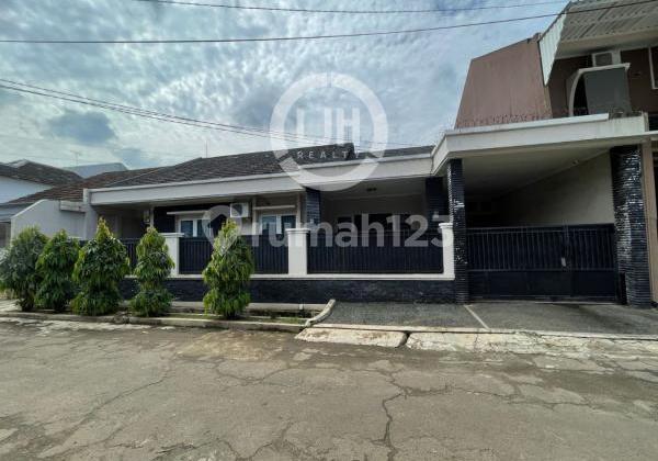 Rumah Luas Bebas Banjir di Jatiwaringin Bekasi 