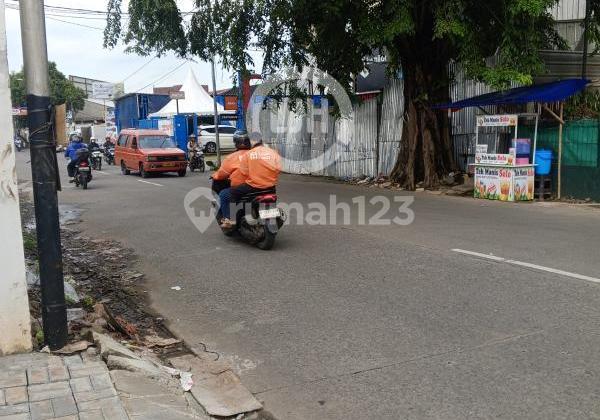 For Rent New Shop House on Main Road Side, One Step Away from Galaxy and Pakuwon Mall in Pekayon, Bekasi. 2
