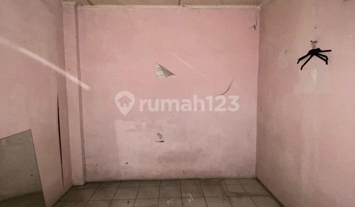 For Sale 3-Story Shophouse in Ciputat Market, Tangerang For Sale 3-Story Shophouse in Ciputat Market, Tangerang