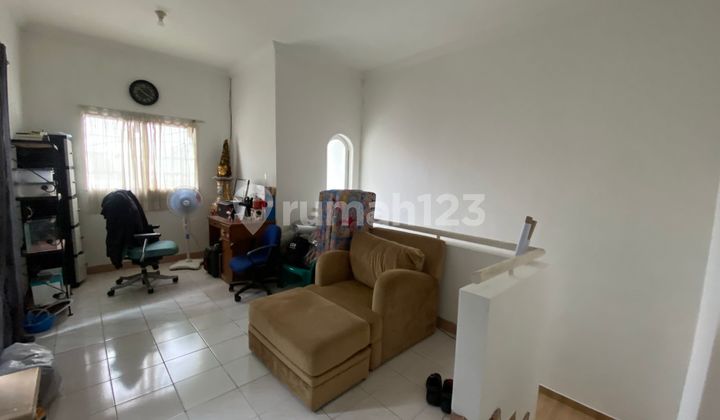 Rumah Cantik di Villa Galaxy Bekasi  2