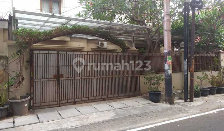 For Sale Strategic Boarding House in Keb. Baru, South Jakarta
