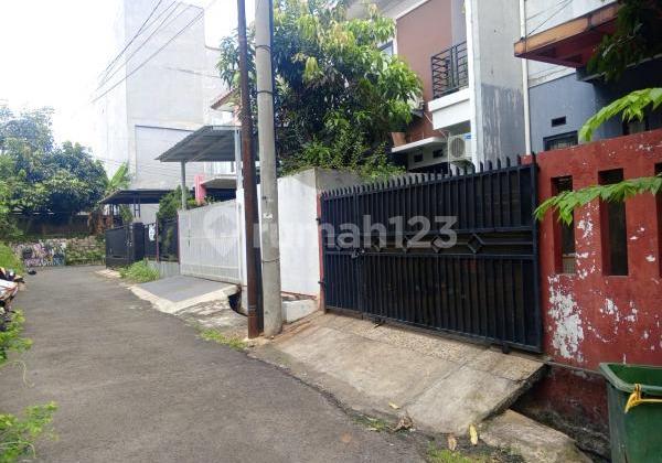 Strategic Flood-Free House in Bintara, Bekasi 2