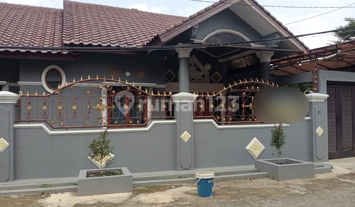 Strategic House in Sukmajaya, Depok Strategic House in Sukmajaya, Depok