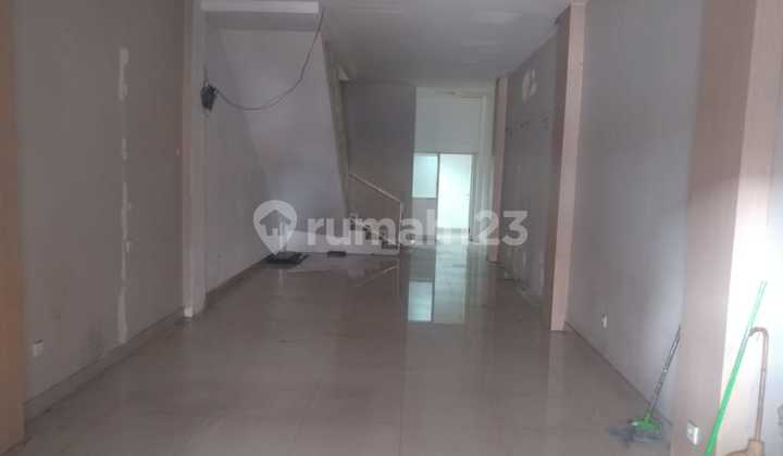 Strategic 3-Story Shop House in Margonda, Depok Strategic 3-Story Shop House in Margonda, Depok