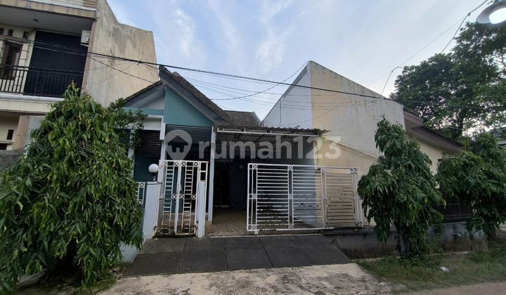 Rumah Hook + 2 Kontrakan Di Taman Cipayung Depok