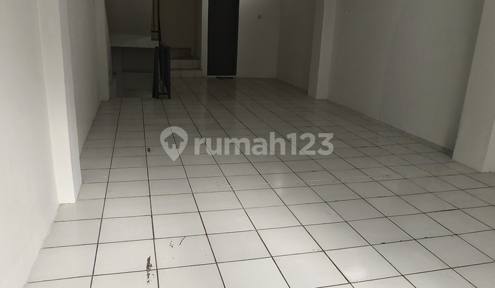 3½-Story Shop House by Sukmajaya Main Road, Depok 2