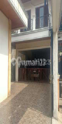 2-Story Strategic Residence in Mekarsari, Cimanggis, Depok 2