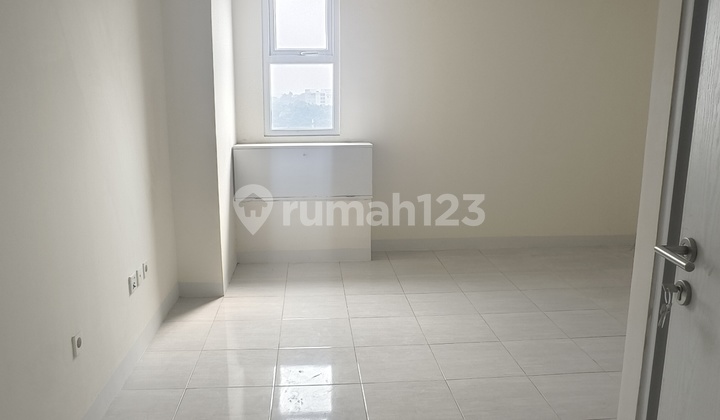 Studio Apartment Adjacent to Pondok Cina Station on Mahata Margonda 2