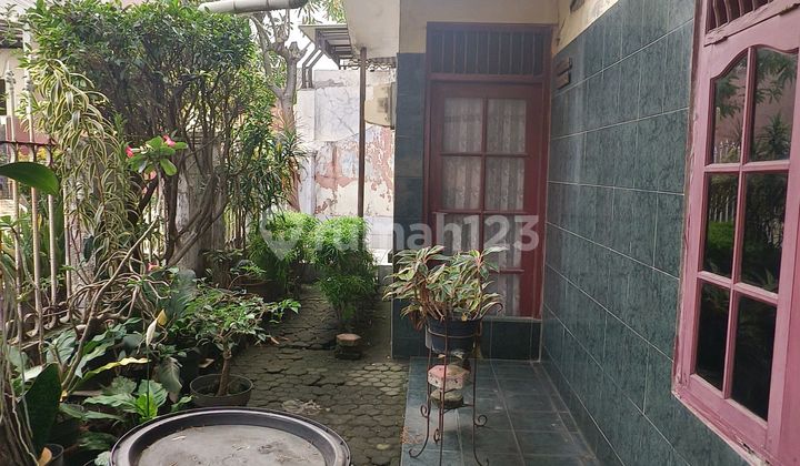 Residence In Cimanggis Indah Housing, Tole Iskandar Street, Depok 2