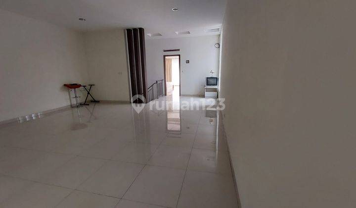 Rumah 2 Lantai Full Furnish di Komplek Setra Duta Bandung Utara 2