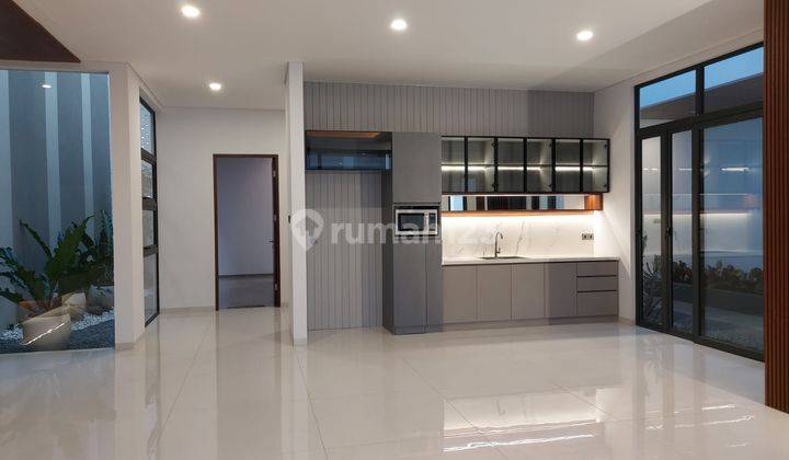 Rumah Modern Semi Furnish di Kota Baru Parahyangan Bandung 2