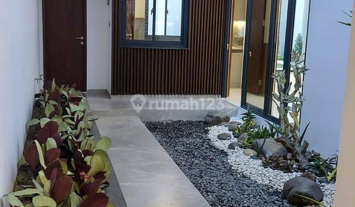 Rumah Modern Semi Furnish di Kota Baru Parahyangan Bandung 1