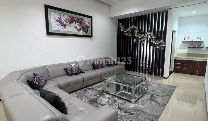 Dijual Rumah Lux Furnished di Cluster Singgasana Pradana Bandung 1