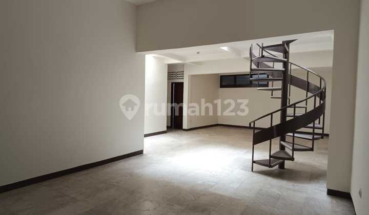 For Rent House in the Center of Bandung City, Kebon Kawung Wing