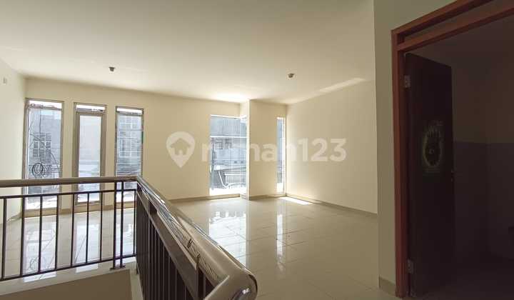 For Rent Ruko / Tempat Usaha Strategis Di Mekarwangi 2