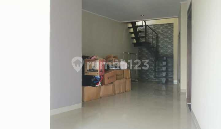 Disewakan Rumah Nyaman Area Sariwangi Cibaligo  8