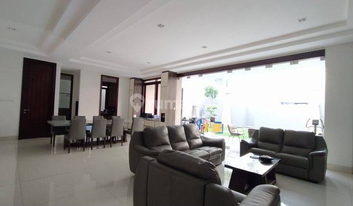 Rumah 2 Lantai Bagus SHM di Jalan Setra Duta, Bandung 2