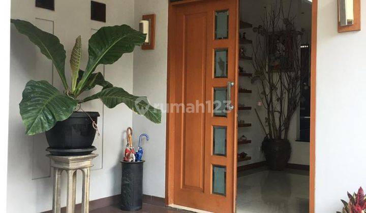 Rumah Minimalis 2 Lantai Bagus Semi Furnished SHM di Setra Duta 1