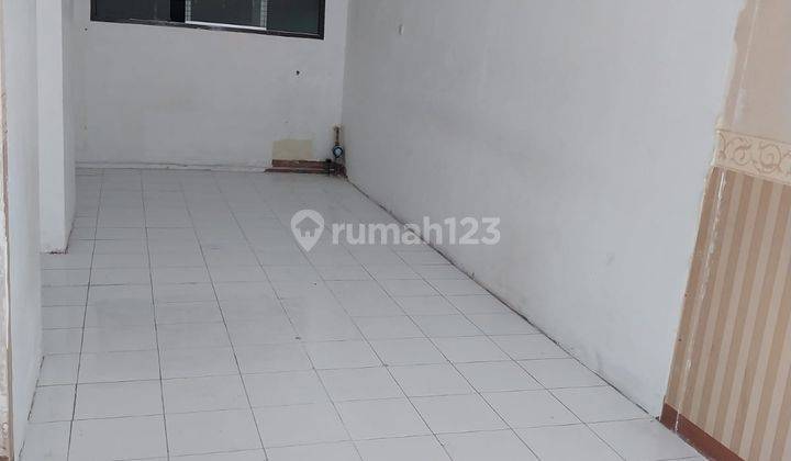 Turun Harga Ruang Usaha di gateway Cicadas Jalan Ahmad Yani Bandung  2