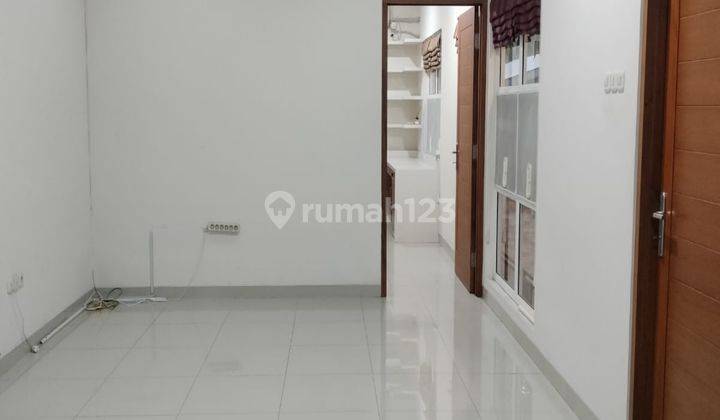  Rumah Disewakan, Setra Duta Furnished Bagus 1