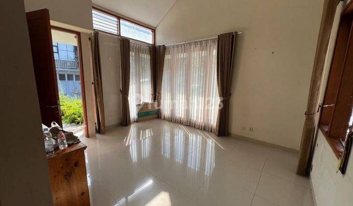  Rumah Sewa  di Ciwaruga  Semi Furnished Bagus 2