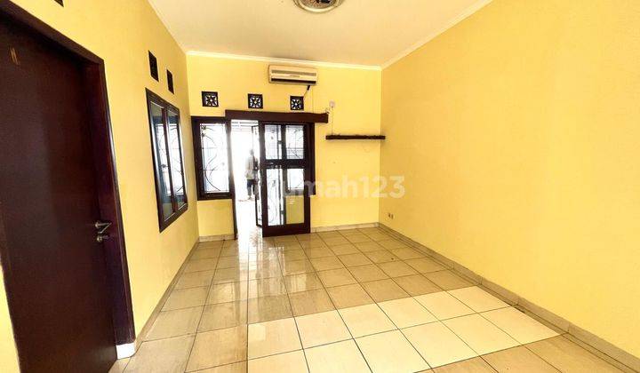  Rumah di jalan antapani,  Unfurnished Bagus 2