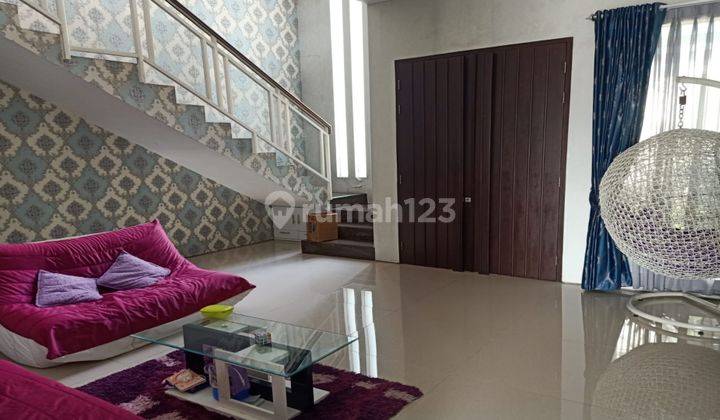  Rumah 3 Lantai di jalan ciwaruga,  Semi Furnished Bagus 2