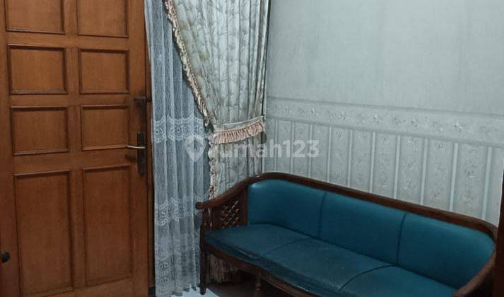 ruang tamu  unfurnished shm di singgasana pradana,
