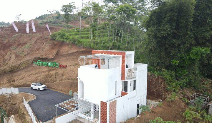 Hunian Mewah 2,5 Lantai View Water Park 5 Menit Dari Ikea  6