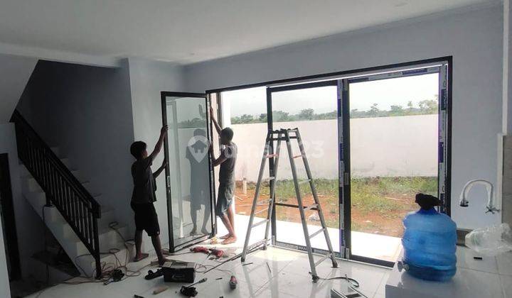 Rumah 2 Lantai Mewah Tropical Modern Pertama SHM Dekat Kota 3
