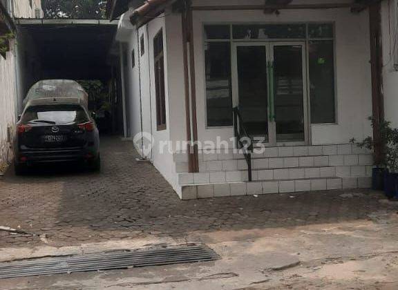 Disewakan Ruang Usaha Di Mainroad Surya Sumantri Bandung 1