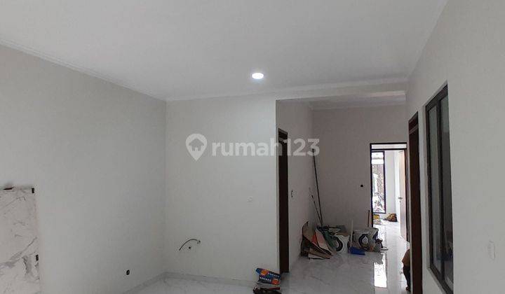 Dijual Rumah Baru Minimalis 1,5 Lantai di Singgasana Pradana Bandung 2