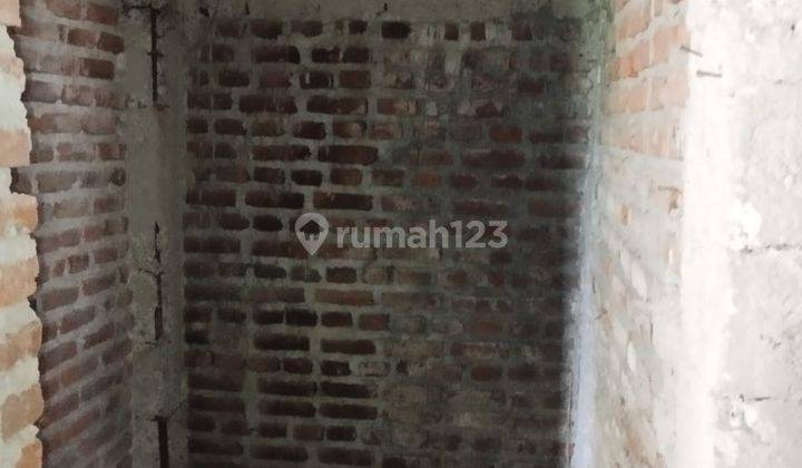 Dijual Tanah Dan Bangunan Setengah Jadi di Cigadung Greenland 2
