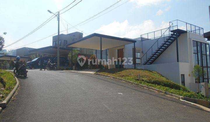 Dijual Rumah Baru Kolam Renang Type Pineville di Dago Village 1