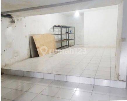 Dijual Cepat Ruko 3 Lantai Strategis Jalan Besar di Cisirung 2