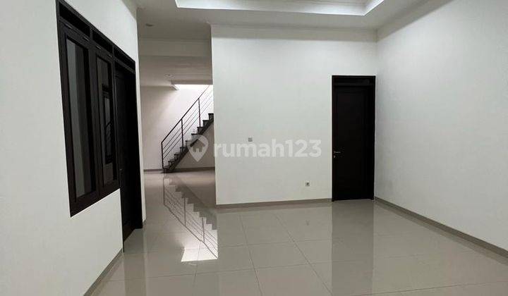 Disewakan Rumah Nyaman Minimalis Siap Huni di Singgasana Pradana 1