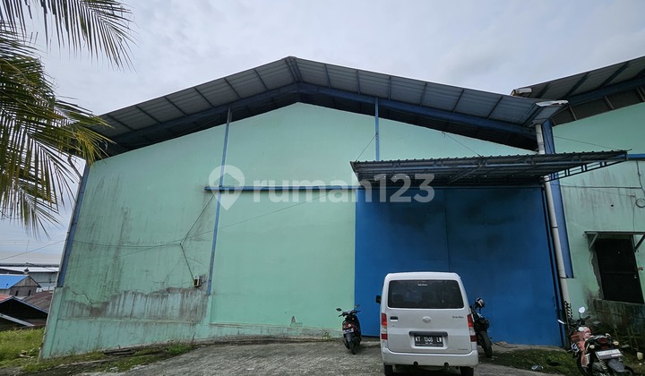 For Rent Large Somber Warehouse