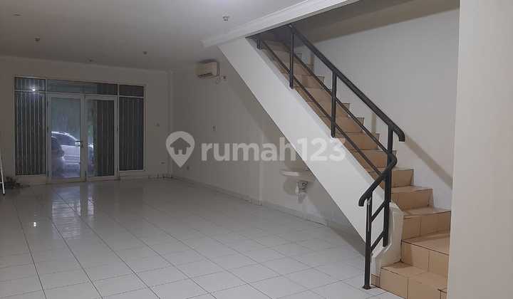 Ruko 2 Lantai Rapi Siap Usaha di Kota Wisata Cibubur Ruko 2 Lantai Rapi Siap Usaha di Kota Wisata Cibubur