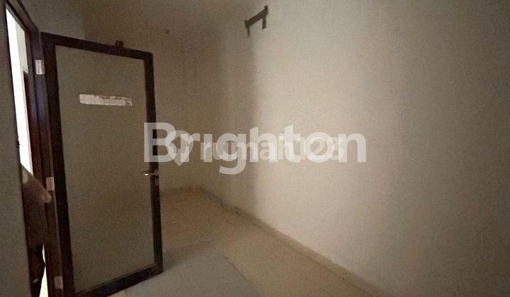 READY-TO-USE SHOPHOUSE IN TRANSYOGI CIBUBUR. BELOW MARKET PRICE, STRATEGIC LOCATION NEAR MAIN ROAD, JATIKARYA, JATISAMPURNA 2