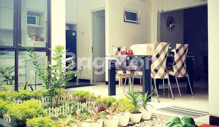 RUMAH CANTIK LUAS SEMI FURNISHED DI BOULEVARD KOTA WISATA CIBUBUR, BOGOR 2