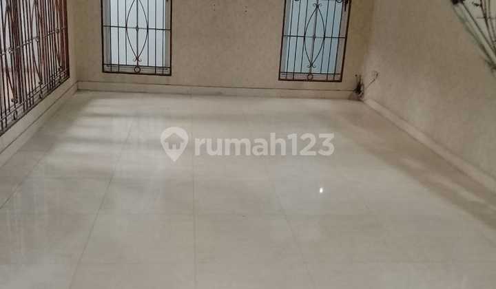 Strategic Location Near Mall, 2-Story House Located in the Favorite Cluster of Kota Wisata Cibubur, Gunung Putri, Bogor, West Java. 2