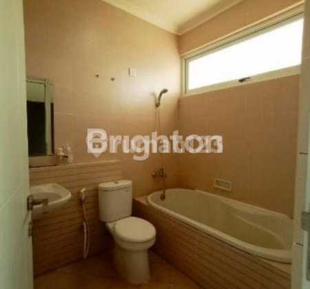 Lokasi Strategis di Boulevard Kota Wisata Rumah 2 Lantai Siap Huni , SHM , Kota Wisata Cibubur , Jakarta Timur 2