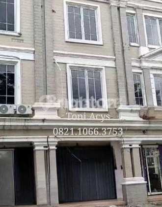 Lokasi Strategis Pinggir Jalan , Ruko Tematik 3 Lantai Dekat Pasar Modern , Gading Serpong , Tangerang , Banten Lokasi Strategis Pinggir Jalan , Ruko Tematik 3 Lantai Dekat Pasar Modern , Gading Serpong , Tangerang , Banten