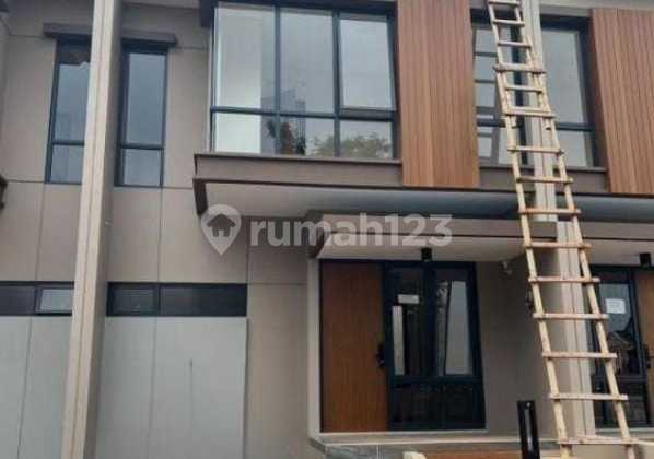 Lokasi Strategis Selangkah ke Supermarket , Rumah 2 Lantai di Dalam Cluster yang Nyaman dan Asri Legenda Wisata , Cibubur , Bogor , Jawa Barat