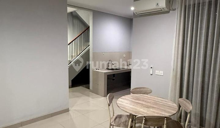 Bebas Banjir, Rumah, 2 Lantai, Dekat Fasilitas Kesehatan, Dekat Akses Tol, 2